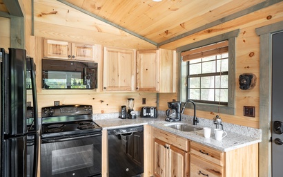 Country Bear Hideaway 7