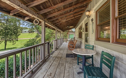 Friendly Bear Cabin 2 3