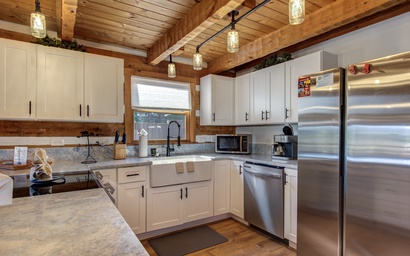 Mountain Grace Lake Retreat 4