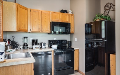 Cozy Bear Hideaway 10