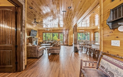 The Majestic Pine Retreat 2