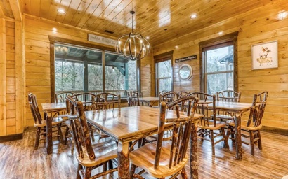 The Great Dogwood Manor 10