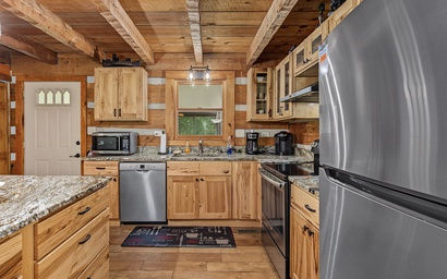 Friendly Bear Cabin 2 10
