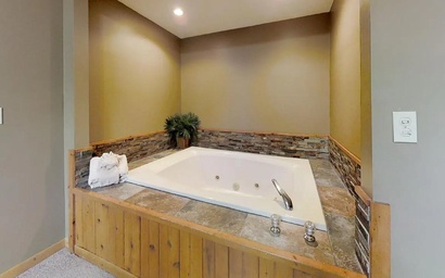 Biltmore Escape 7