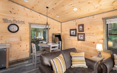 Eagle's Nest Hideaway 8