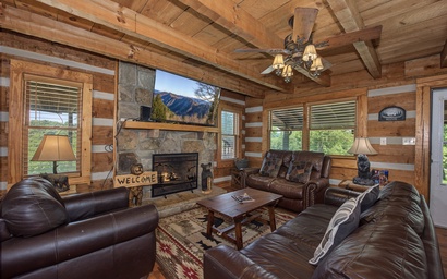 Friendly Bear Cabin 2 9