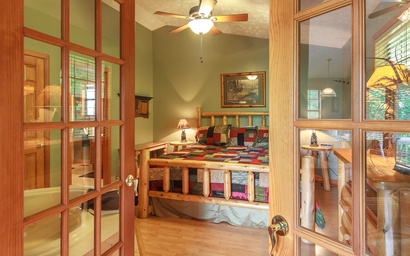 Cozy Bear Hideaway 5