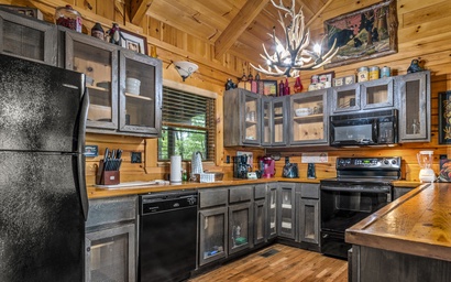 Gatlinburg Enchanted Treehouse 2