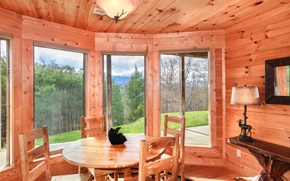 Pinnacle View Lodge 10
