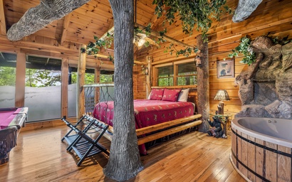 Gatlinburg Enchanted Treehouse 8