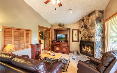 Cozy Bear Hideaway 3