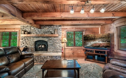 Eagles Perch Pool Cabin 8