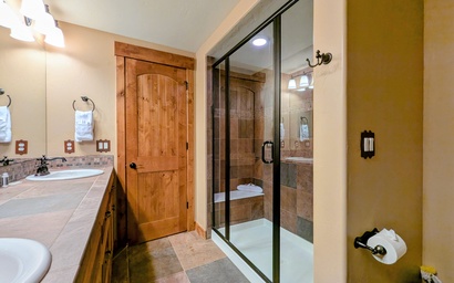 Keystone Retreat 33 34