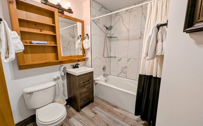 Dakota Lodge 8450 18