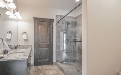 Alders 46 Outpost Dr 18