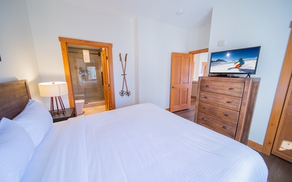 Expedition Station 8561 13