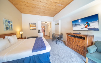 Gateway Lodge 5002