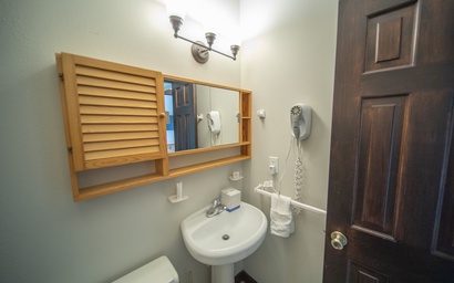 Tennis Townhomes 1323 29