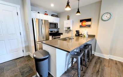 Red Hawk Lodge 2295 7