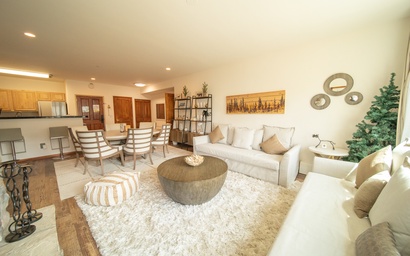 Gateway Lodge 5074 5