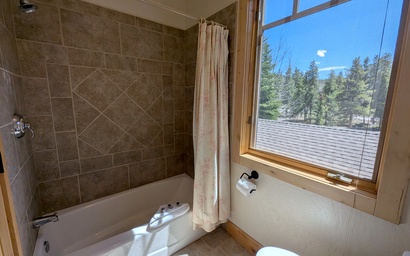 Last Lift Lodge 33