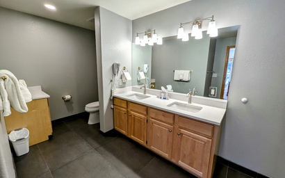 Gateway Lodge 5099 15