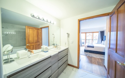 Gateway Lodge 5074 17