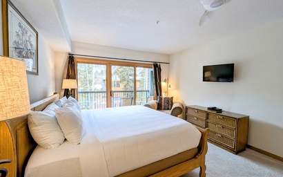 Gateway Lodge 5030 11