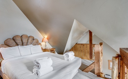 Cabin in the Pines 4 22