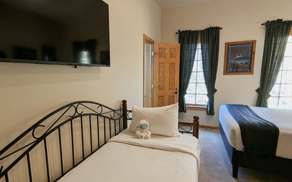 Goldenrod Home 88 48