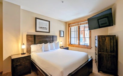 Dakota Lodge 8451 17