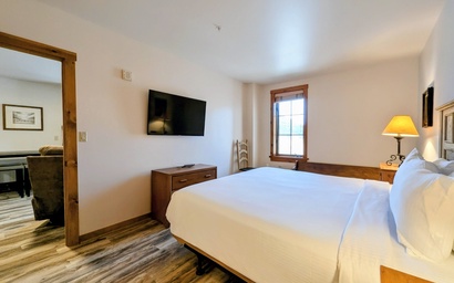 Dakota Lodge 8499 14