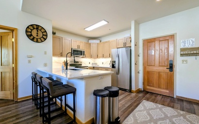 Gateway Lodge 5096 12