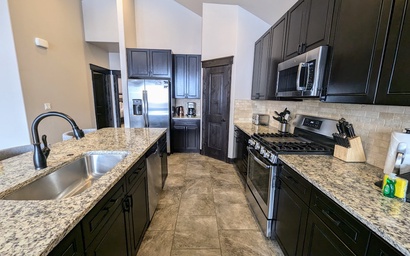 Alders 24 Outpost Dr 11