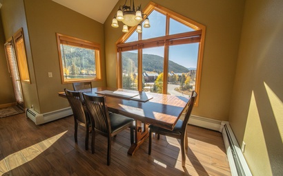 Gateway Lodge 5099 5