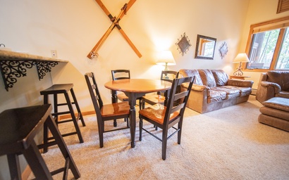 Arapahoe Lodge 8105 9