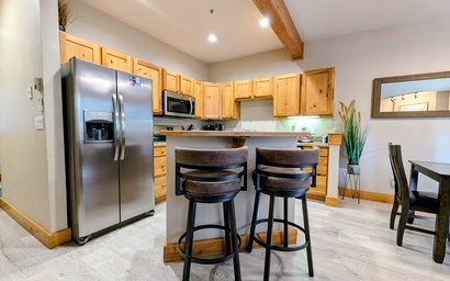 Trappers Crossing 8769 10