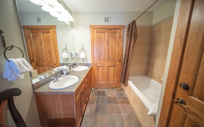 Red Hawk Lodge 2281 24