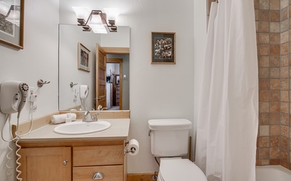 Cabin in the Pines 4 16