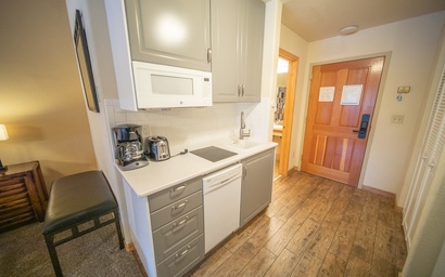 Gateway Lodge 5002 7