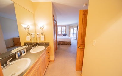 Dakota Lodge 8518 17