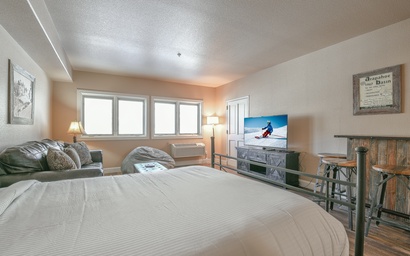 Gateway Lodge 5073 3