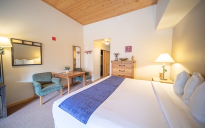 Gateway Lodge 5057 3