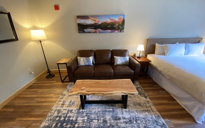 Gateway Lodge 5003 5