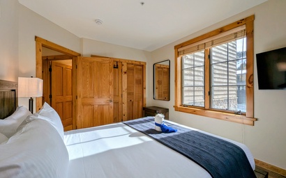 Dakota Lodge 8458 17