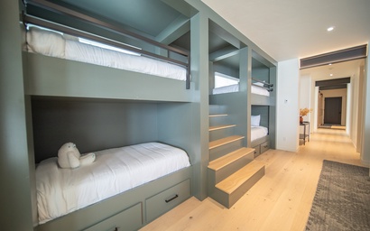 Wolf Rock Home 82 39