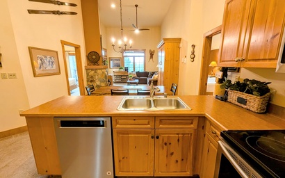 Expedition Station 8634 6