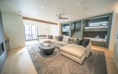 Wolf Rock Home 82 34