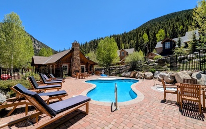 Wolf Rock Home 82 64