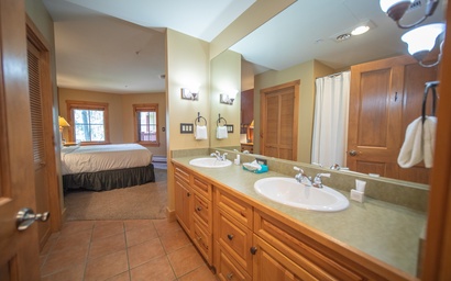 Expedition Station 8590 18